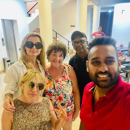 Lucky Transit Hotel - Katunayake Airport Dış mekan fotoğraf