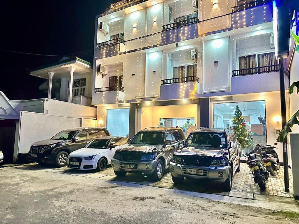 Lucky Transit Hotel - Katunayake Airport Dış mekan fotoğraf