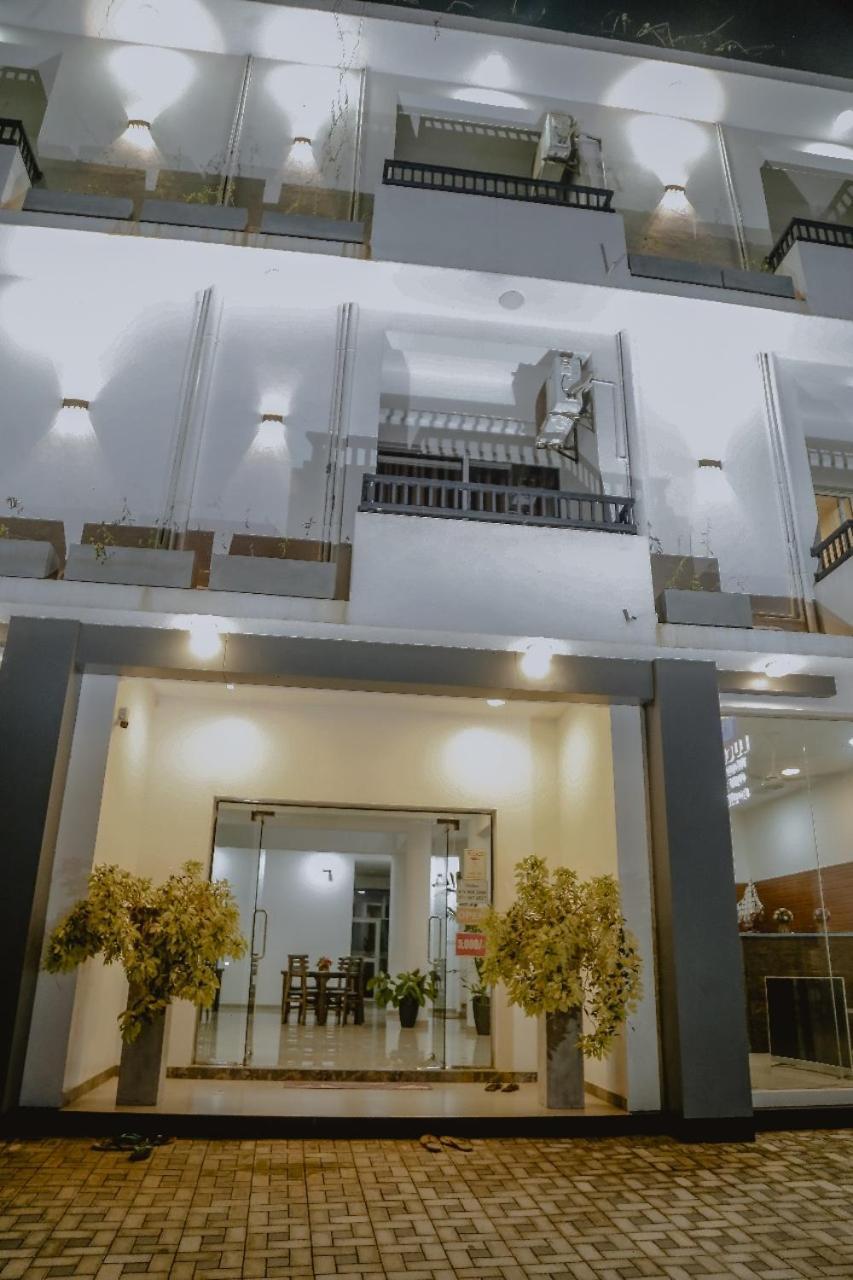 Lucky Transit Hotel - Katunayake Airport Dış mekan fotoğraf