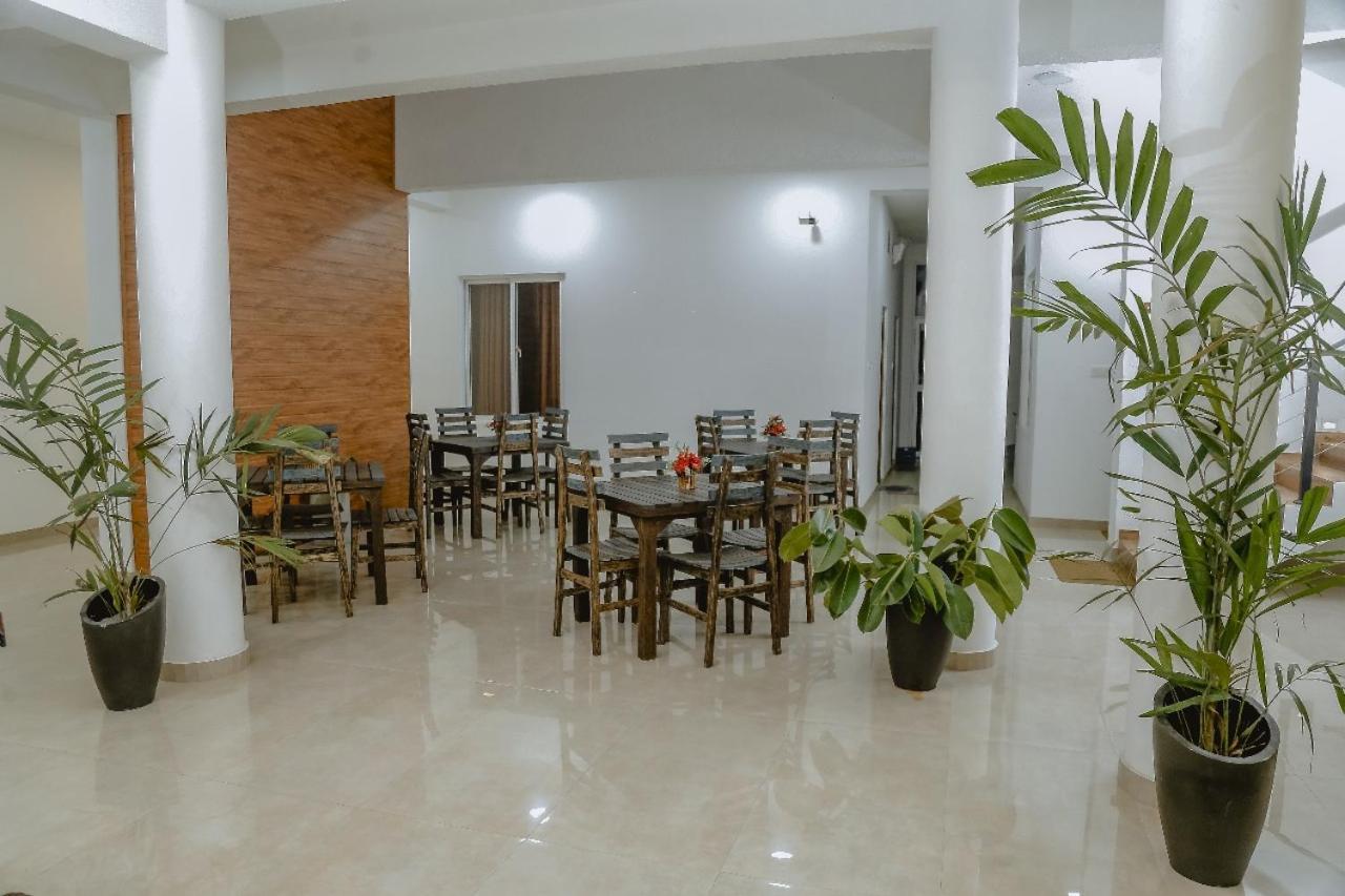 Lucky Transit Hotel - Katunayake Airport Dış mekan fotoğraf