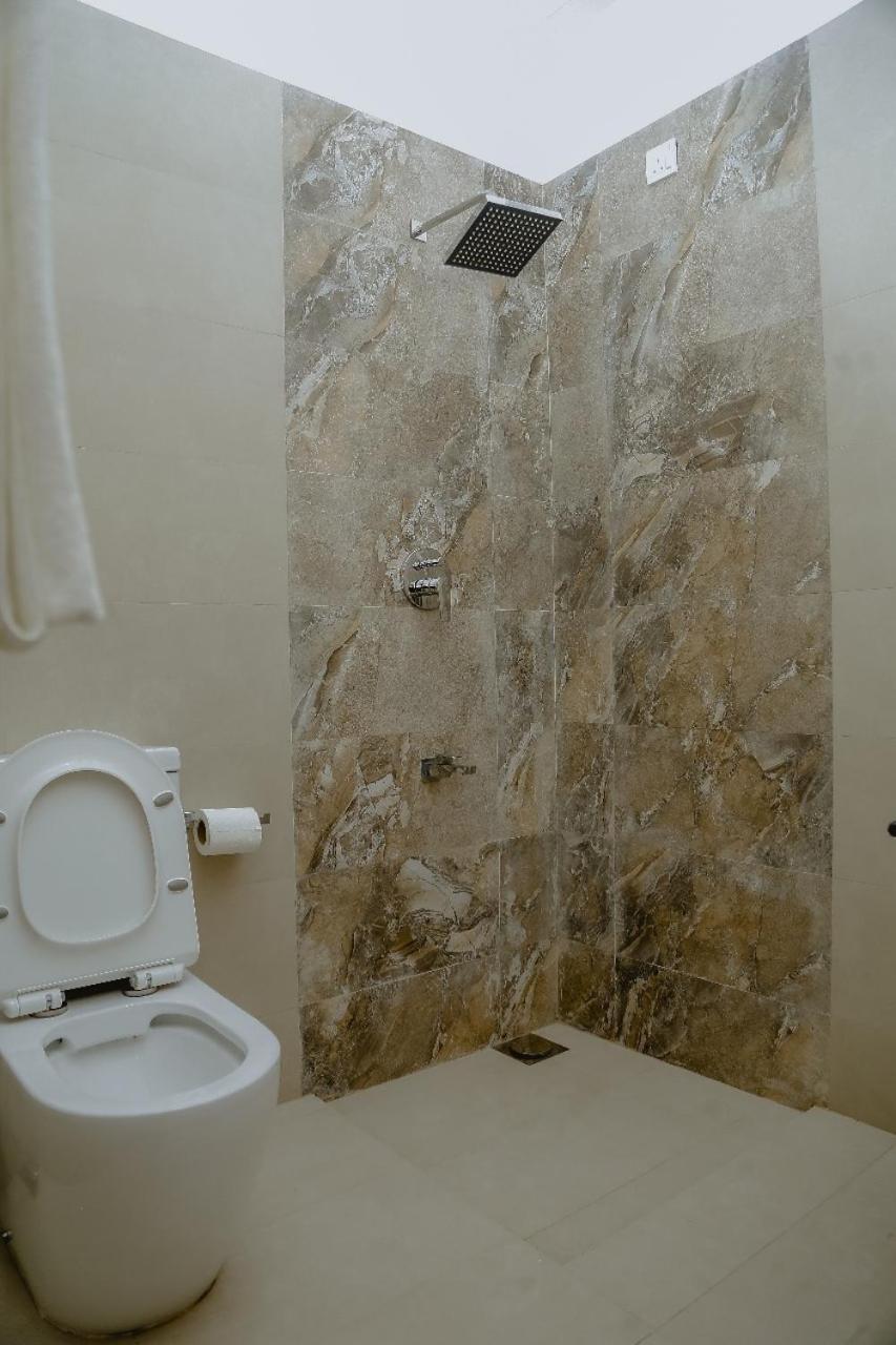 Lucky Transit Hotel - Katunayake Airport Dış mekan fotoğraf