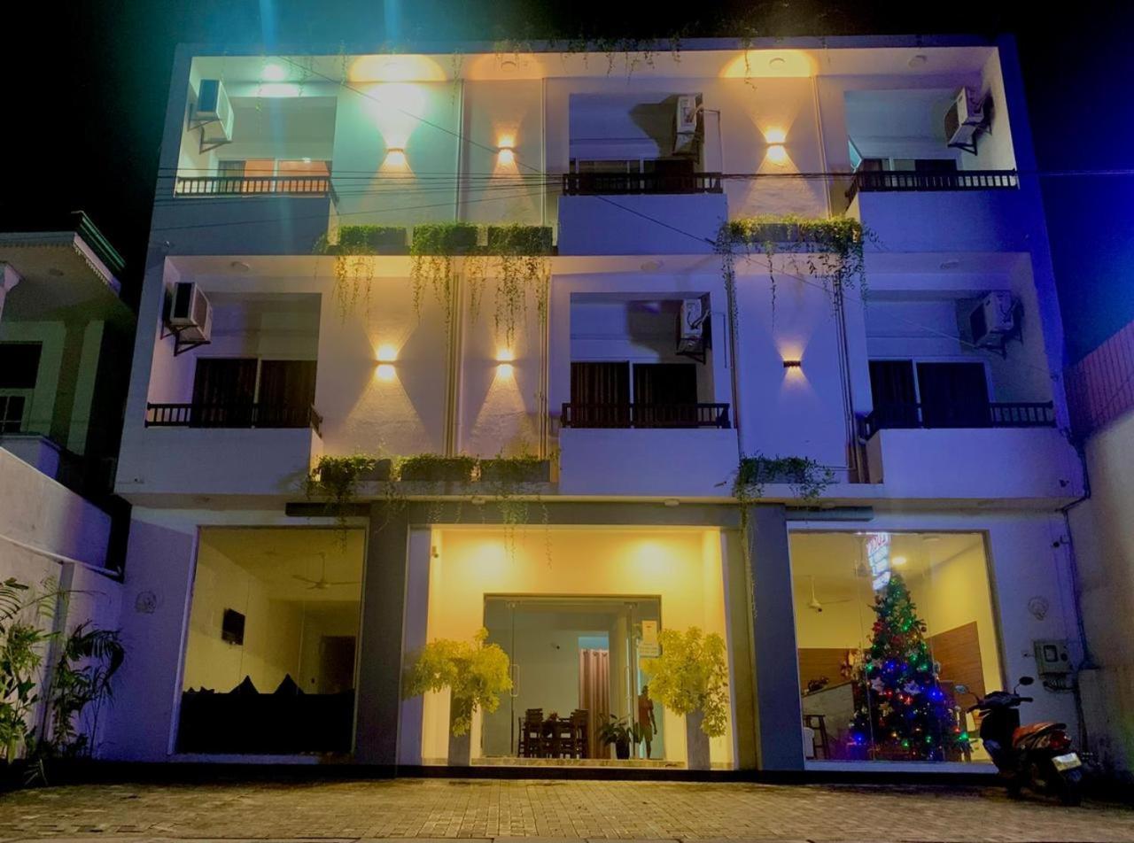 Lucky Transit Hotel - Katunayake Airport Dış mekan fotoğraf